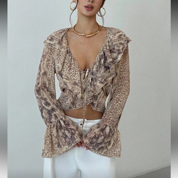 Leopard Print V-Neck Ruffle Hem Blouse - Picture 1 of 6